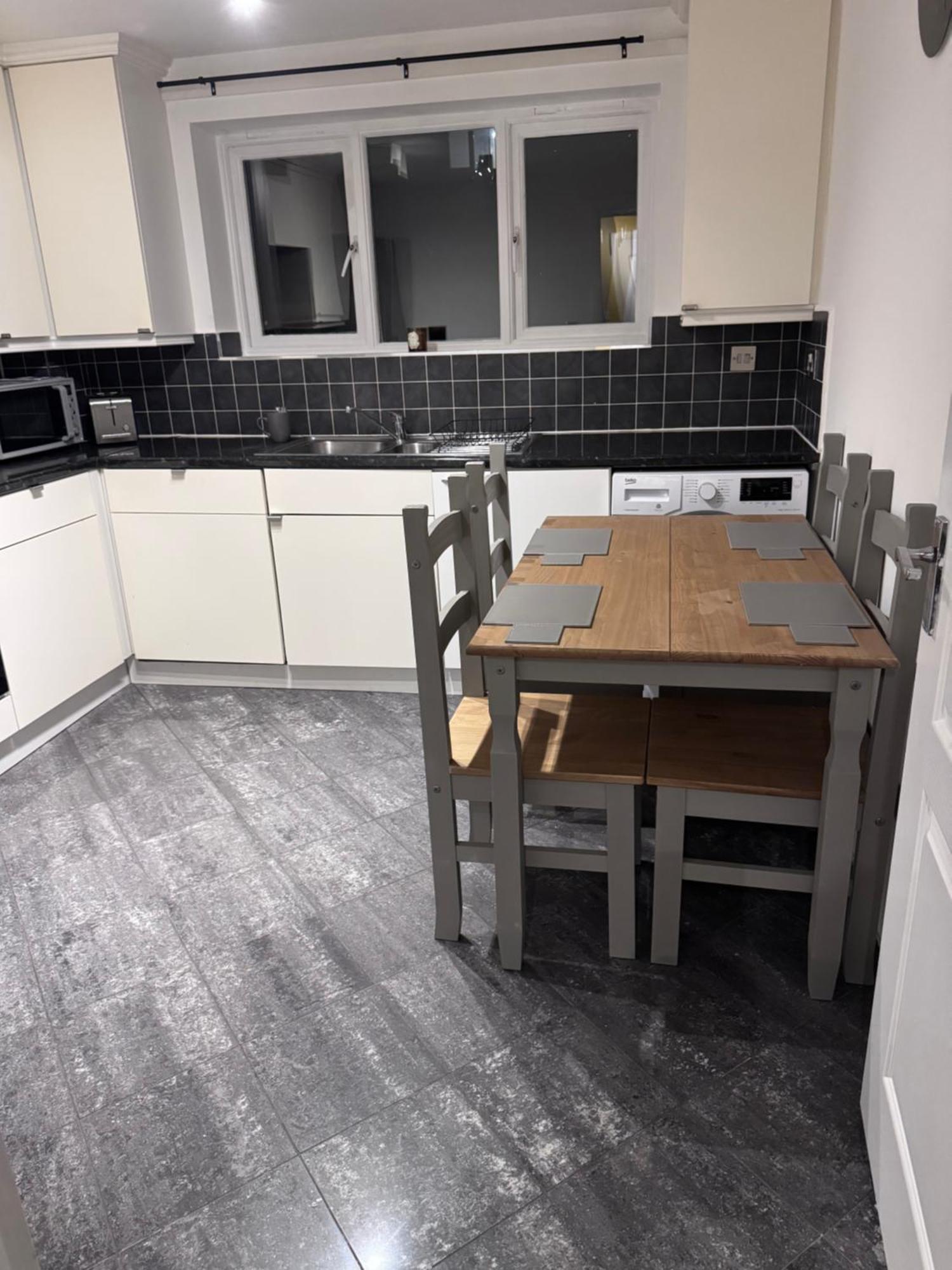 Hogwarts Apartment Abbots Langley Екстериор снимка